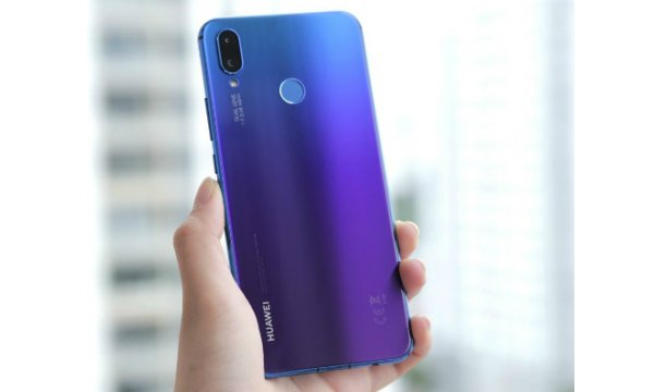 cong nghe tao mat kinh chuyen mau cua huawei nova 3i