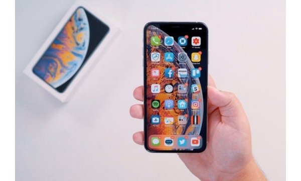 iphone xs va xs max bi phan nan song kem